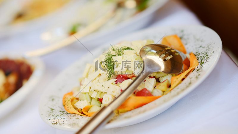 散装称重休闲食品：如何选购与储存？**